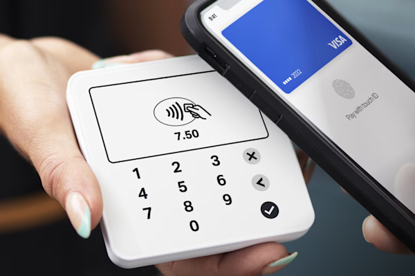 Płatność telefonem NFC na terminalu SumUp