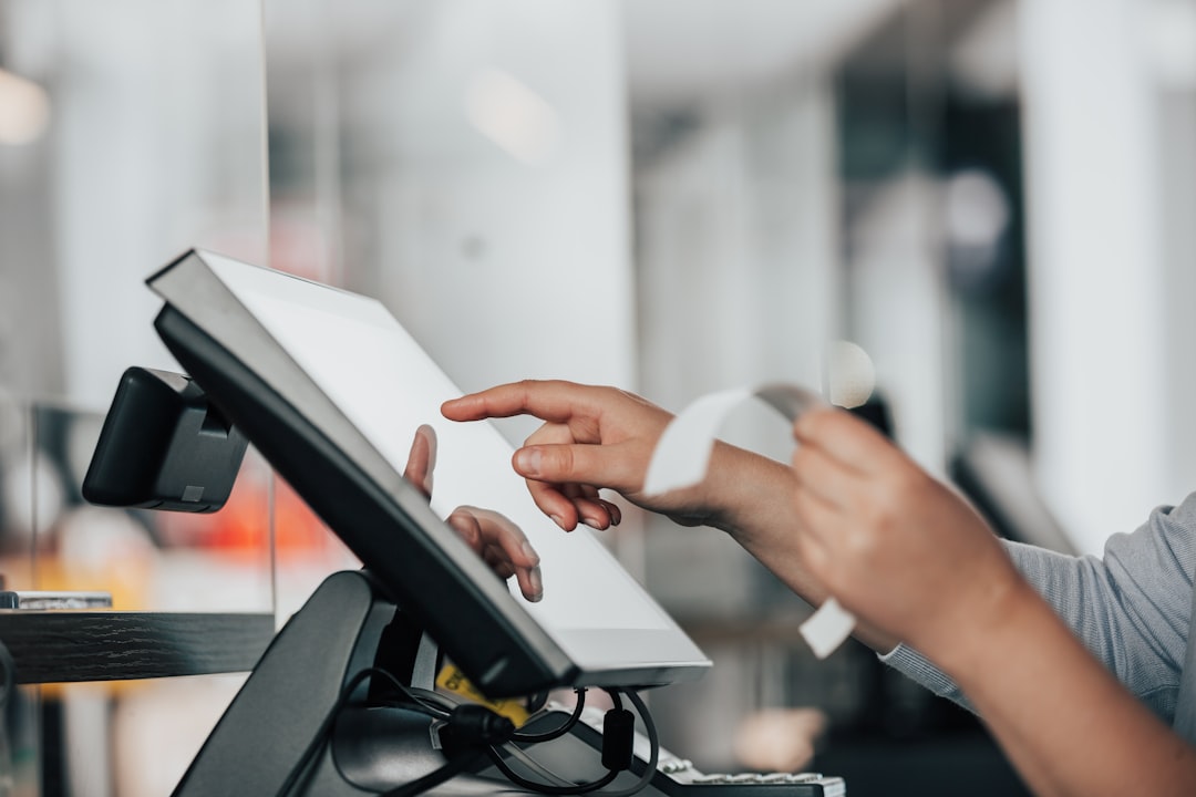 Integracja Polcard z ABS POS – terminal i SoftPOS w jednym obiegu sprzedaży