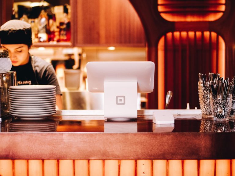 System zamówień online dla restauracji – POS, dostawy i jeden obieg sprzedaży